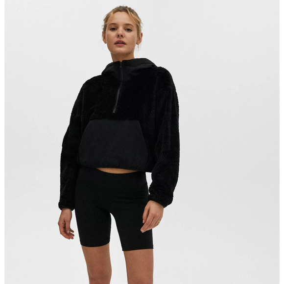 Aritzia Tops - Aritzia TNA Fuzzy Keaton Black Crop Fitted Hoodie Size XS